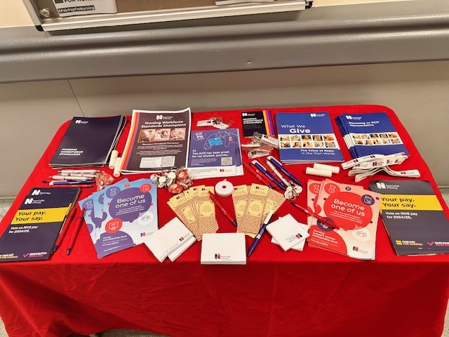 Members at James Cook NHS Hospital, we're in the dining area, raising awareness of our consultation on the NHS pay award. Make sure you have your say on how you feel about the 5.5% pay award before 16 September.
rcn.org.uk/MyRCN/England-… 
<a href="/SouthTees/">South Tees Hospitals</a> #NHSPay