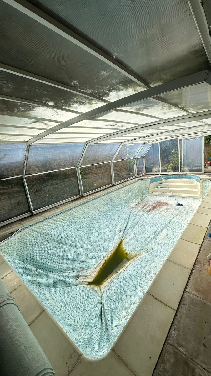 This new <a href="/plasticapools/">Plastica Pools</a> liner was fitted this week by our team. The pool is almost ready to be enjoyed under an enclosure set in a beautiful flower filled garden. Do you have a secret home escape? 😎

#bluecubepools #poolliner #bedfordshire #poolrenovation #secretescapes