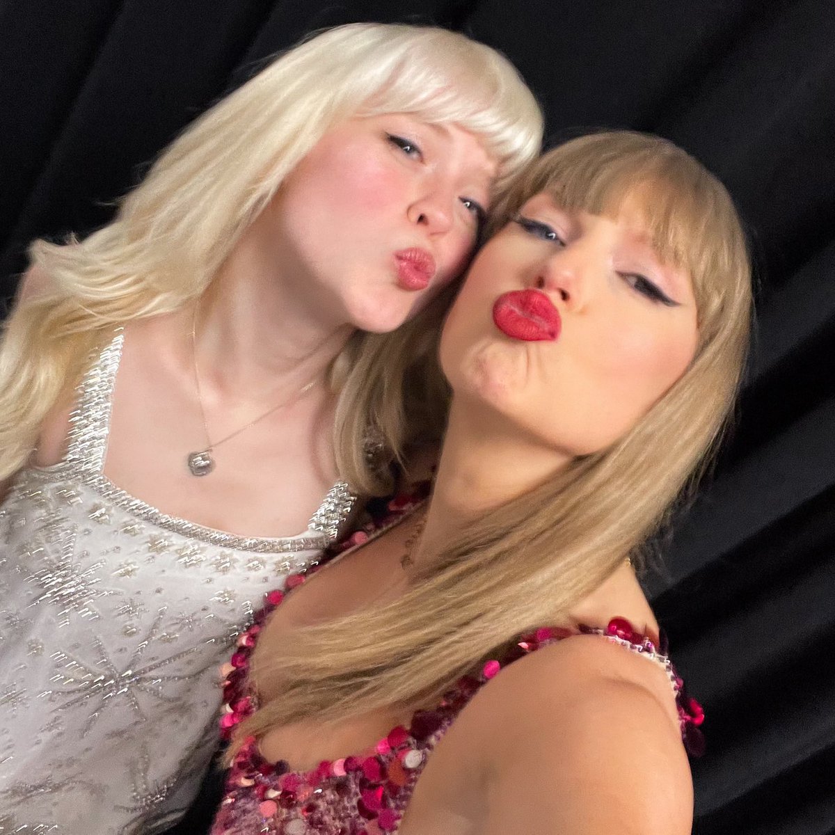 JACKSBUCK's tweet photo. MY BESTIES FOR REAL https://t.co/P4HndQVmQm