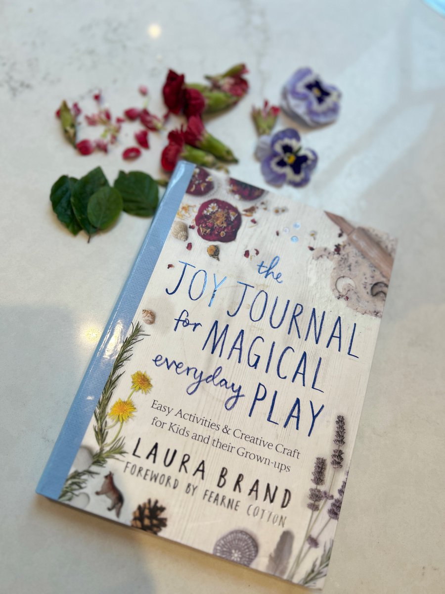 TeacherAlW's tweet photo. Love this book! So many lovely ideas that I do with my own children too 💜🌸 https://t.co/ktkbBvAAxj