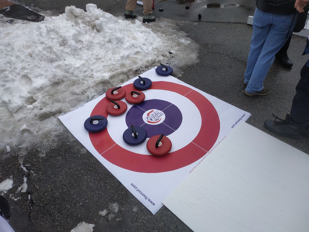 As the #UkrainianCurlingFederation continues to grow the sport of curling in Ukraine, #FloorCurling has become very popular at outdoor sports events like the Olympic Lesson and Winter Sports Fest!

Learn more about floor curling at WorldFloorCurling.org 🥌

<a href="/FloorCurl/">FloorCurl</a>