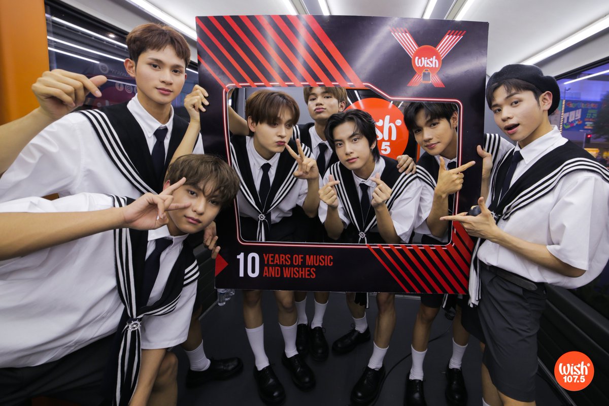 The boys of South Korea-based group <a href="/HORI7ONofficial/">HORI7ONofficial</a> graced everyone with their comeback Wish Bus performances of "SUMAYAW SUMUNOD," "Lovey Dovey," and "Salamat."
