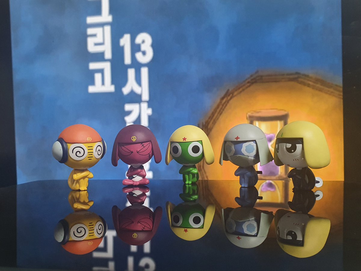 XI_kcn's tweet photo. 케로로 마치보케 
이거 사실 바닥 아이패드임 https://t.co/Du9J69S1SS