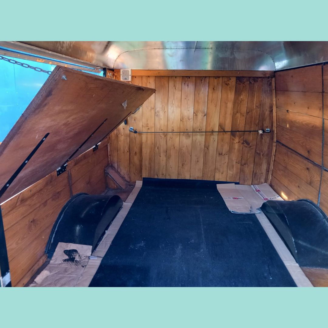 EvokeClassics's tweet photo. 1942 Ford Thames E83W
BUY IT NOW - £6,000
https://t.co/0oLYeBZBgV
• 10cwt van
• Nearly two decades of ownership
• Authenticated by the E83W Owners Club
#FordThames #FordE83W https://t.co/rqPMijL1tv