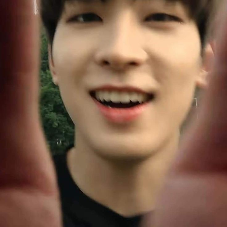 _wonuwo's tweet photo. — a thread of wonwoo and his boyfriend material pics (let's stay delusional since we can't have one) ≽^·⩊·^≼ https://t.co/7sO7feujHQ