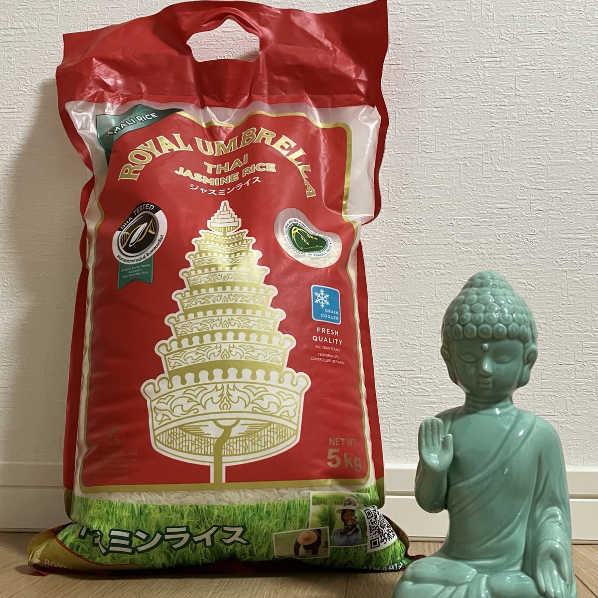 emihas's tweet photo. 令和の米騒動により、今日からしばらくジャスミンライスが主食になります！エスニック好きだから嬉しいな。インド食材屋さんで5キロ2000円だった。手始めにガパオライスにしたよー。 https://t.co/AhL0ngluRU