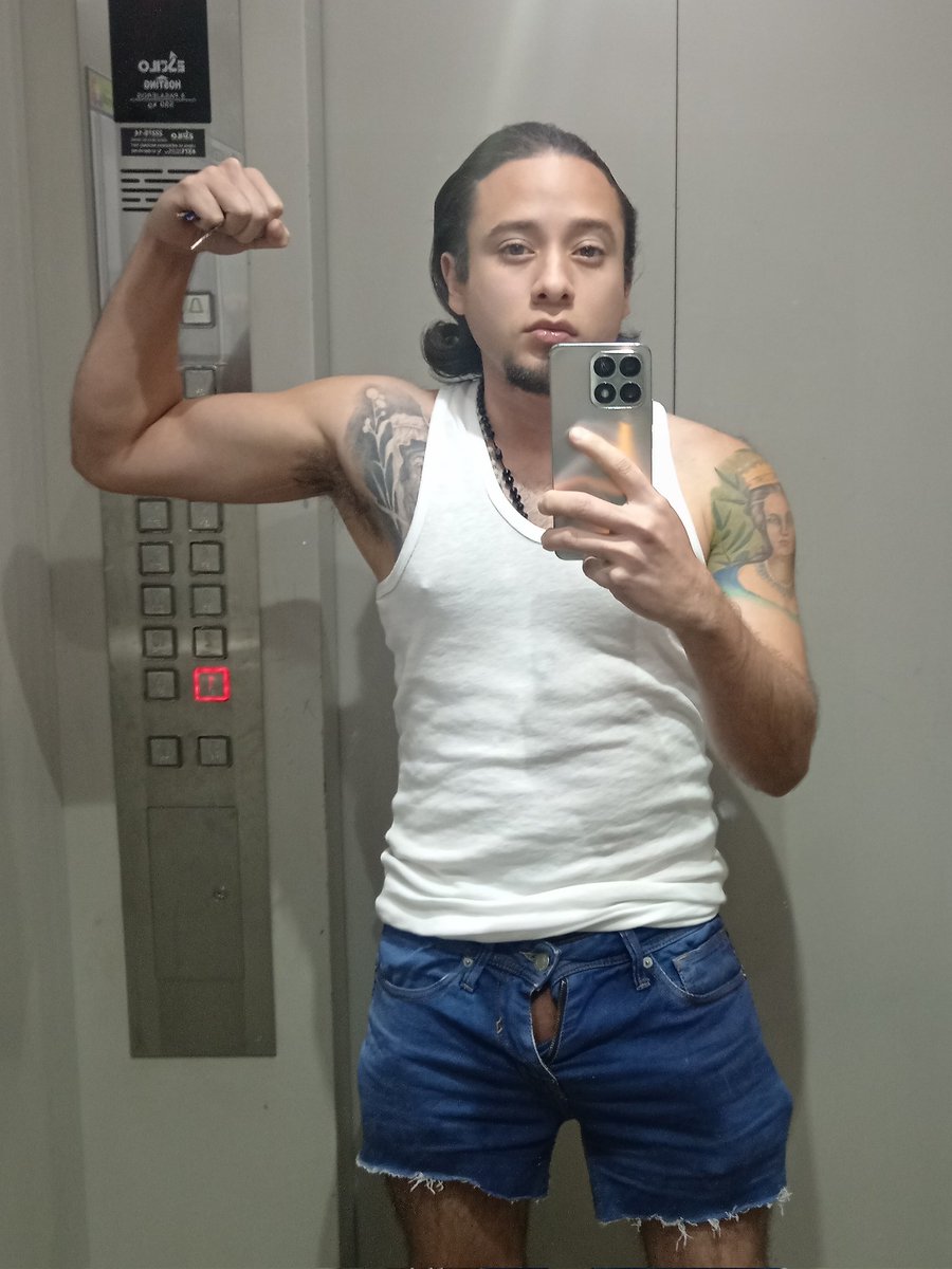 EmmaVzla20's tweet photo. Si vez lo oculto, dale rt y revisa tu priv https://t.co/8Un2XaCu17