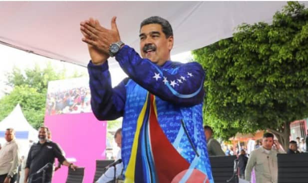 DrRobertoMOjeda's tweet photo. La voluntad del pueblo venezolano quedó refrendada en el resultado electoral del 28 de julio, con la contundente victoria del presidente Nicolás Maduro, heredero del legado de #ChávezVive, en proceso legítimo y democrático. Cesen las injerencias y manipulaciones. Viva #Venezuela! https://t.co/wplwWPXaWf