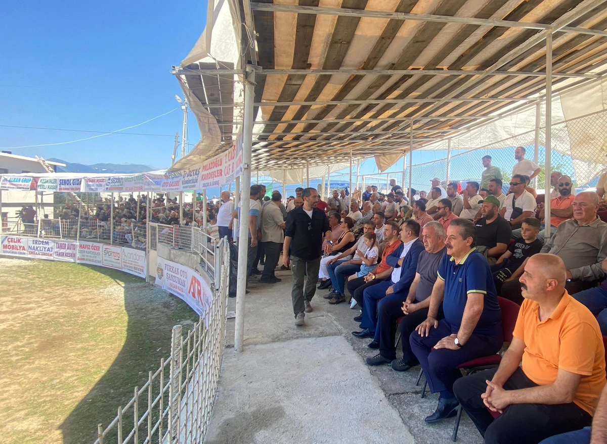 farukcelikcomtr's tweet photo. Artvin Kafkasör Yaylasında düzenlenen
Kafkasör Boğa Güreşleri Türkiye Şampiyonasın da hemşehrilerimizle birlikteyiz. https://t.co/FSviA2KWcT
