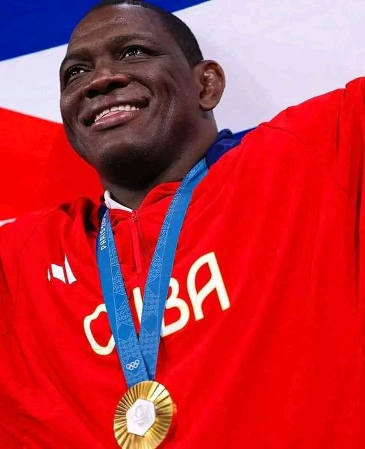 Hoy está cumpliendo años "El Gigante de Herradura" el pentacampeón, el atleta más grande del mundo 🌎. El patriota y cubanísimo Mijaín López. 

Felicidades 🥳 CAMPEÓN, que hoy sea un día maravilloso junto a tus seres queridos. 

#LatirAvileño