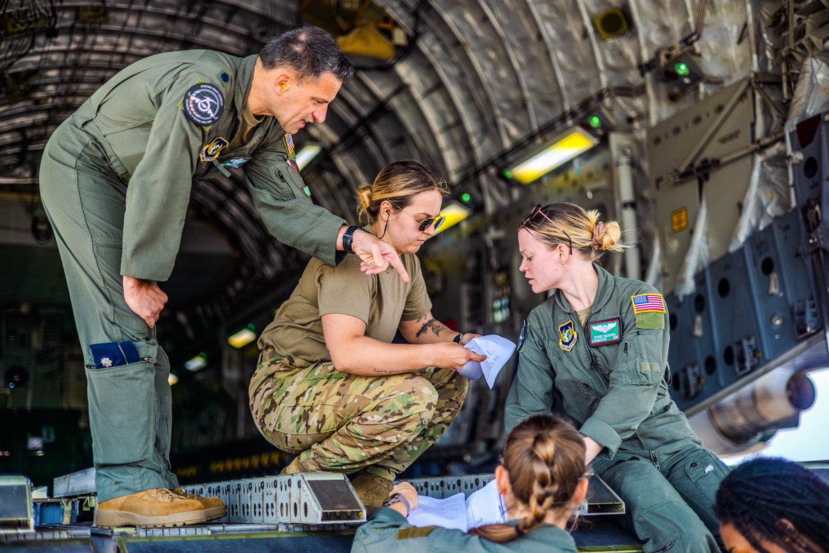 US_EUCOM's tweet image. #LogisticsinAction ✈️ The Heavy Airlift Wing based in Pápa, Hungary, highlights the critical role of #logistics &amp;amp; #ReadyandPostured forces during Exercise #ArcaneThunder. 

This multinational exercise, involving the 🇺🇸🇩🇪🇲🇦&amp;amp;🇬🇧, advances multi-domain operations &amp;amp; strengthens our…