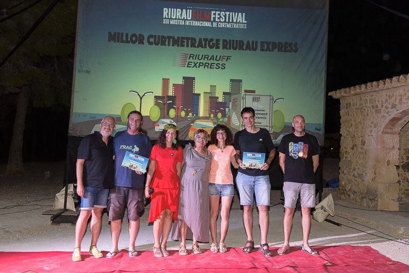 Mejor cortometraje RRFF EXPRESS ex aequo para “El casament més bonic” de los hermanos Caen y “No por mucho madrugar” , de Borja López