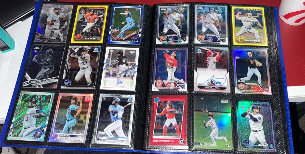 TheLouCardPulls's tweet photo. Some stuff for trade 🐸

. https://t.co/T8rpXWPf9b