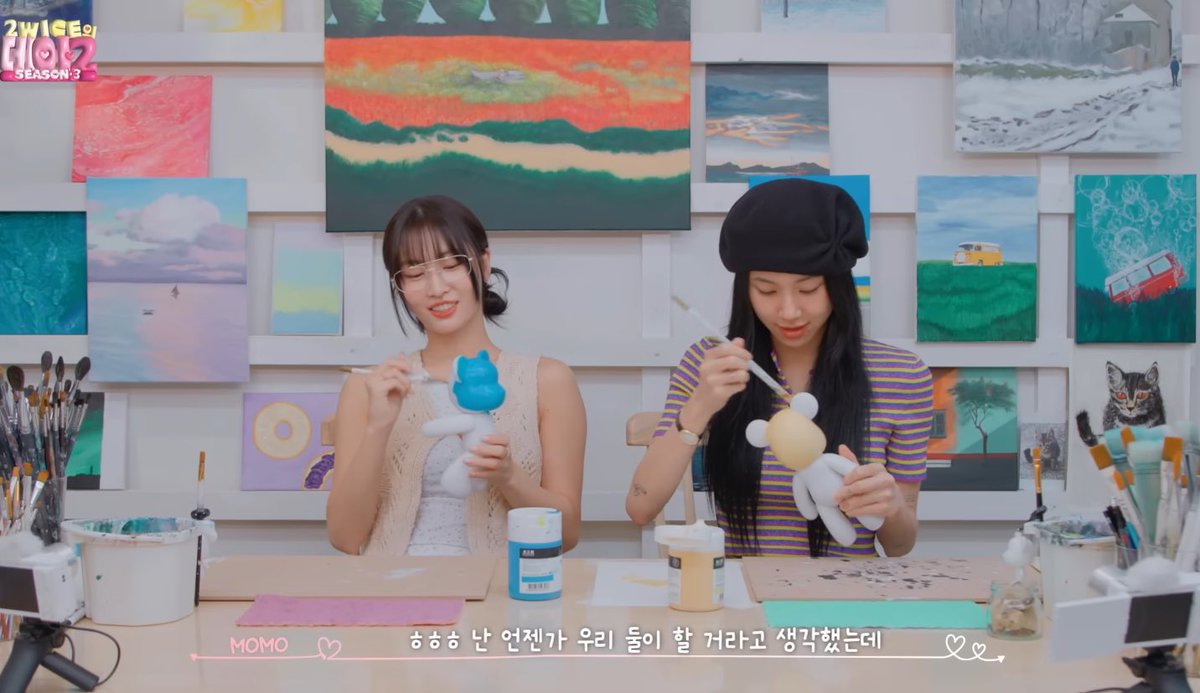 chaeypics's tweet photo. mochaeng painting date 🎨 https://t.co/8WroiMG40u