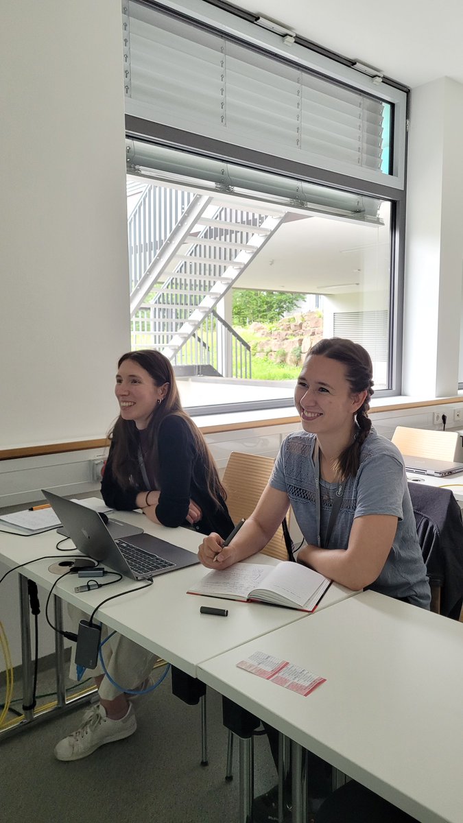 EMBLEvents's tweet photo. We're having a great time during practicals here at #EMBOCryoEM! There are 5 sessions going on at the same time - all focusing on different aspects of cryoEM 🔍 https://t.co/Gc9xXXleoX