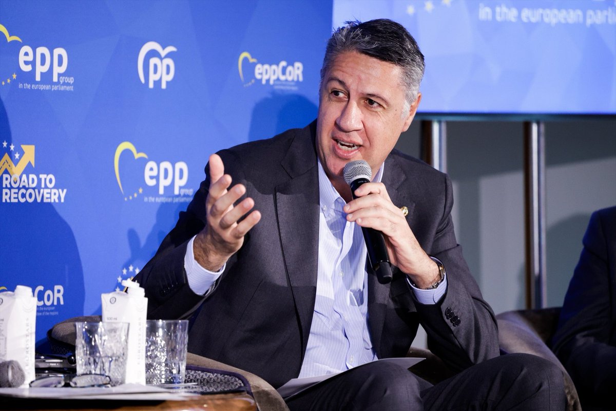El único que tiene huevos en mi partido de decir la realidad, despertemos de una vez, dejemos el buenismo y sigamos la línea de discurso de <a href="/Albiol_XG/">Xavier García Albiol</a> , es hora de dar la batalla.