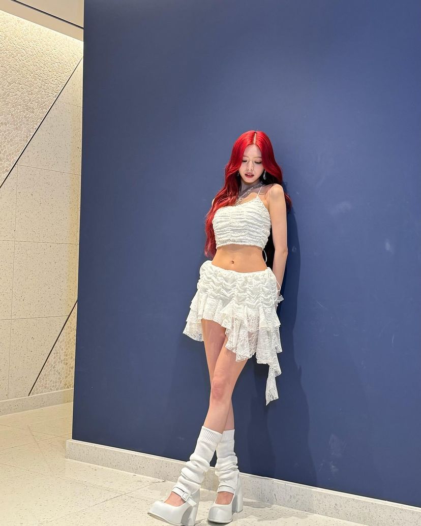 yunasgin's tweet photo. 𑁍 ˚₊  𝓑asking in the afterglow of the "You &amp; Me" performance, elegance radiates in this captivating photo. Unleashing my best on stage, the resplendent white outfit mirrors a princess's grace, embodying the essence of beauty summoned forth with every meticulously crafted note. https://t.co/OXLEQLHffQ