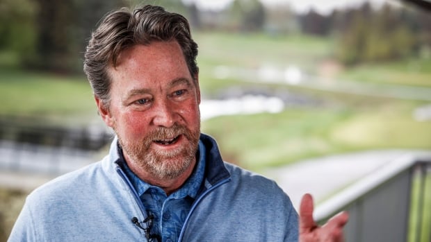 Steve Blake, a #Calgary golfer with Stage 4 #lungcancer, is competing with some of the best golfers in the world at the Rogers Charity Classic and selling shirts to raise funds for #cancerresearch.
cbc.ca/news/canada/ca…
#cancer #cancerfundraiser #cancerstory
