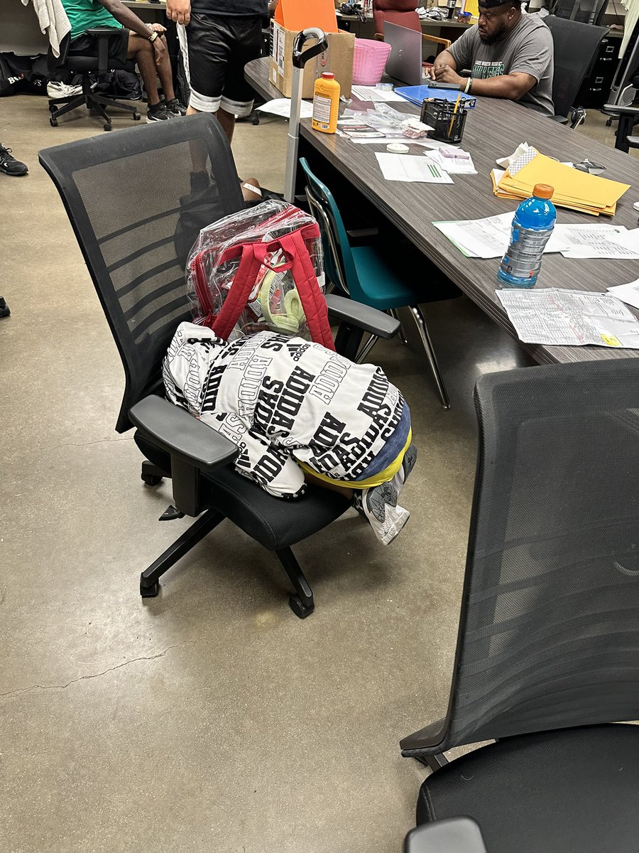 Coaches kids during early morning meeting.  Sound asleep!! <a href="/LWFrogFootball/">Lake Worth Bullfrog Football</a> <a href="/LWISDAthletics/">lakeworthathletics</a> <a href="/LakeWorthISD/">Lake Worth ISD</a>