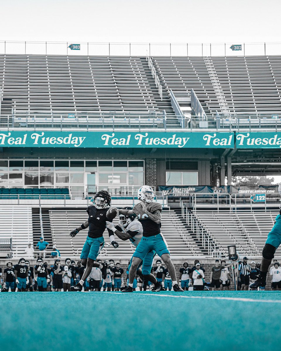 CoastalFootball's tweet photo. Teal Tuesday

#BALLATTHEBEACH | #FAM1LY | #TEALNATION https://t.co/ai22ihrNBl