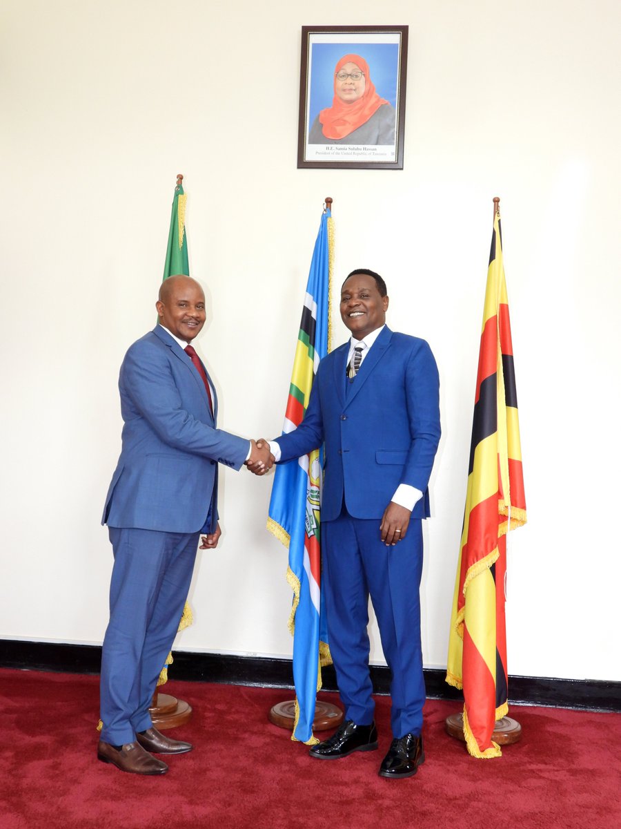 Nimefarijika kutembelewa na Mhe. Brig. Gen. Jules Ndihokubwayo, Balozi wa Burundi nchini Uganda aliyefika <a href="/UbaloziUganda/">Tanzania High Commission I Uganda</a>   kwa ajili ya kujitambulisha. Tulipata pia nafasi ya kubadilishana mawazo kuhusu masuala mbalimbali ya maendeleo baina ya nchi zetu mbili.