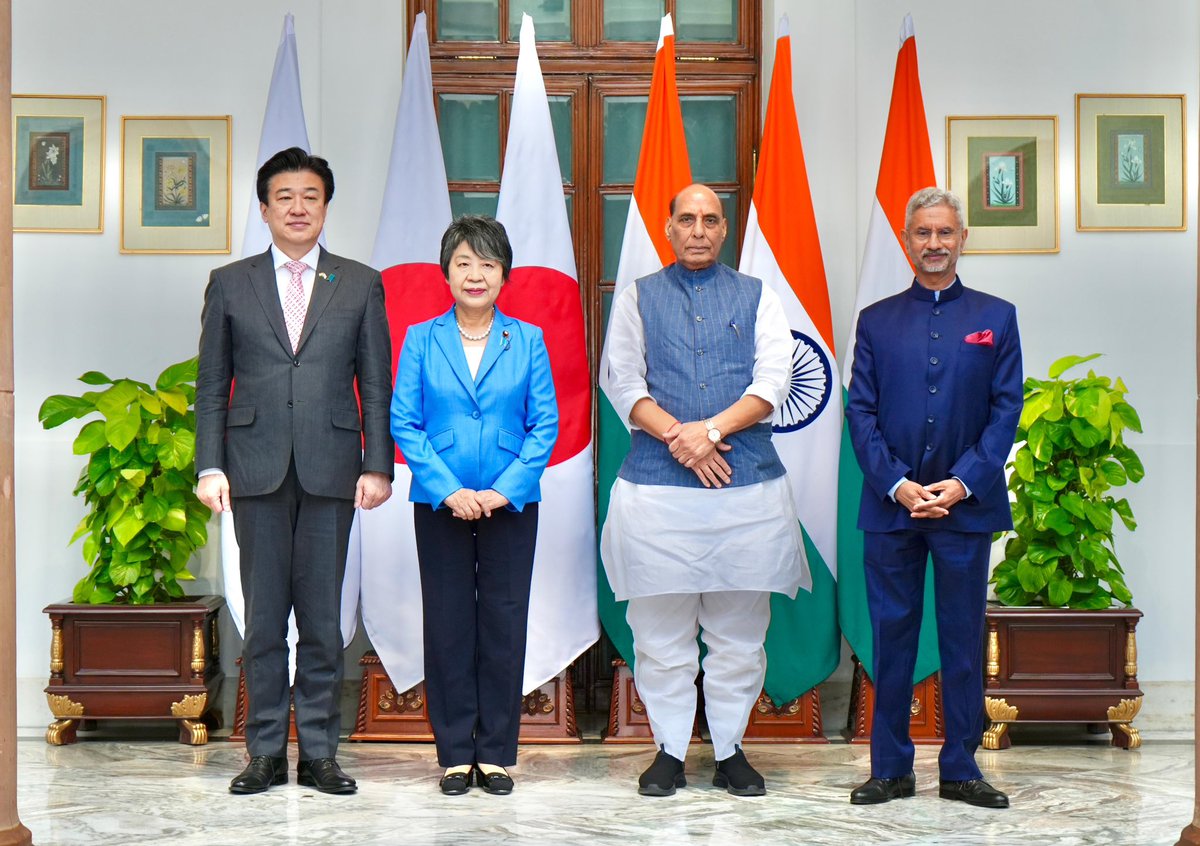 MEAIndia's tweet photo. Advancing 🇮🇳-🇯🇵 Special Strategic and Global Partnership.

RM @rajnathsingh & EAM @DrSJaishankar extended a warm welcome to FM @Kamikawa_Yoko & Defence Minister @kihara_minoru of Japan ahead of the Third 🇮🇳-🇯🇵 2+2 Foreign & Defence Ministers’ meeting. 

Ministers will hold discussions on further deepening 🇮🇳-🇯🇵 ties, including in areas of defence and security, economy, space, cyber, people to people exchanges, among others. Agenda also includes regional and global issues, including the Indo-Pacific.