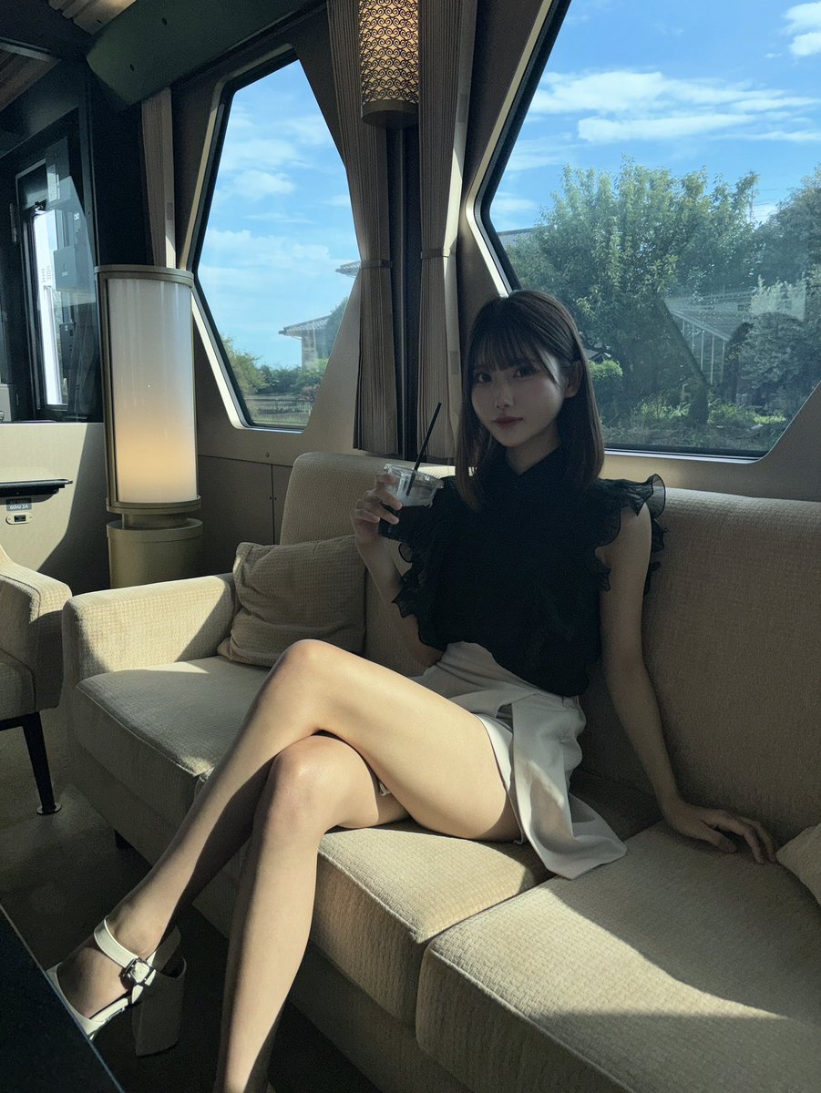 mio__shiratori's tweet photo. 誰かこの写真顔だけ明るく出来たりしますか？💦💦 https://t.co/828GGotG75
