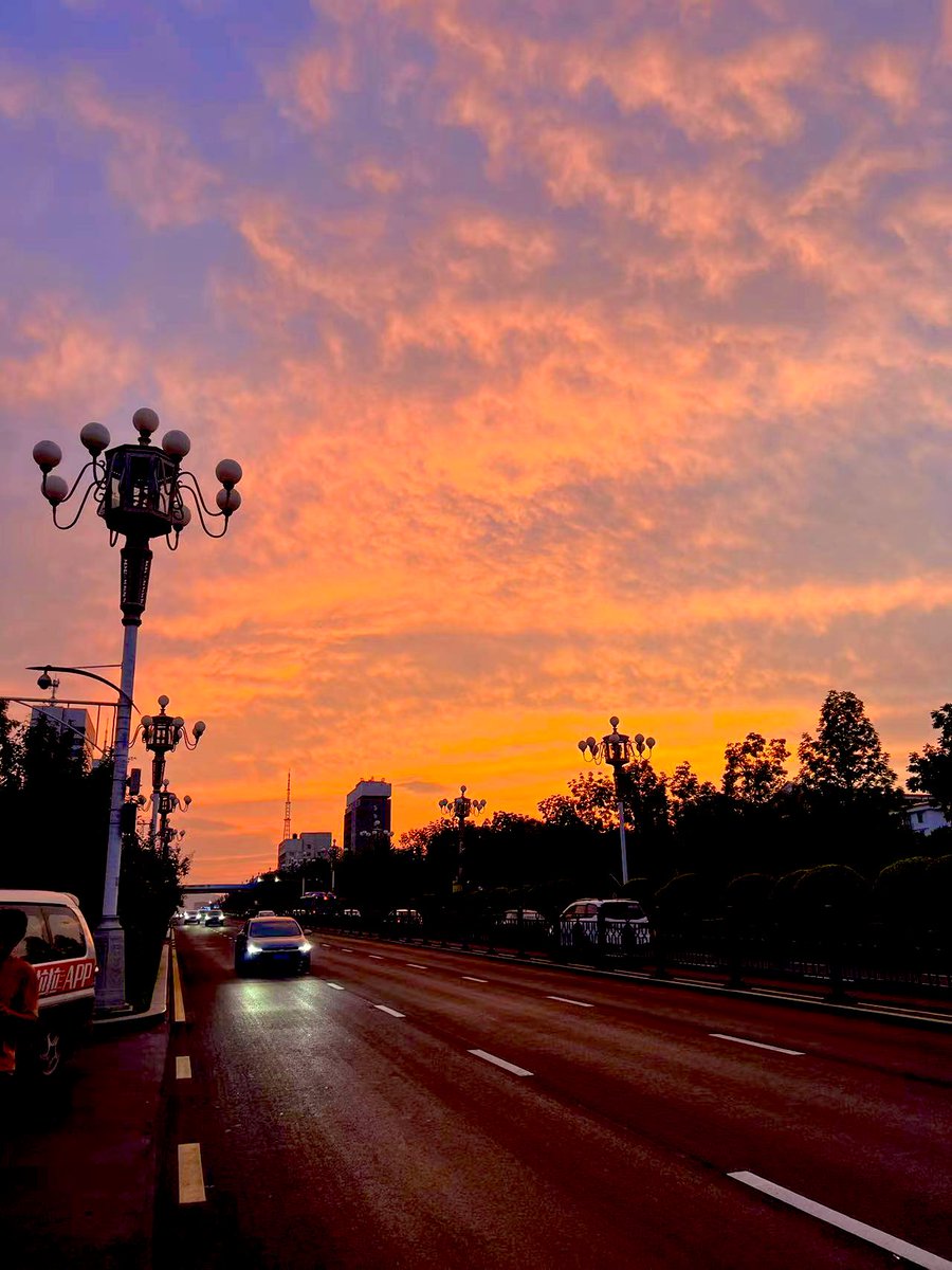 上班好累，想喝酒