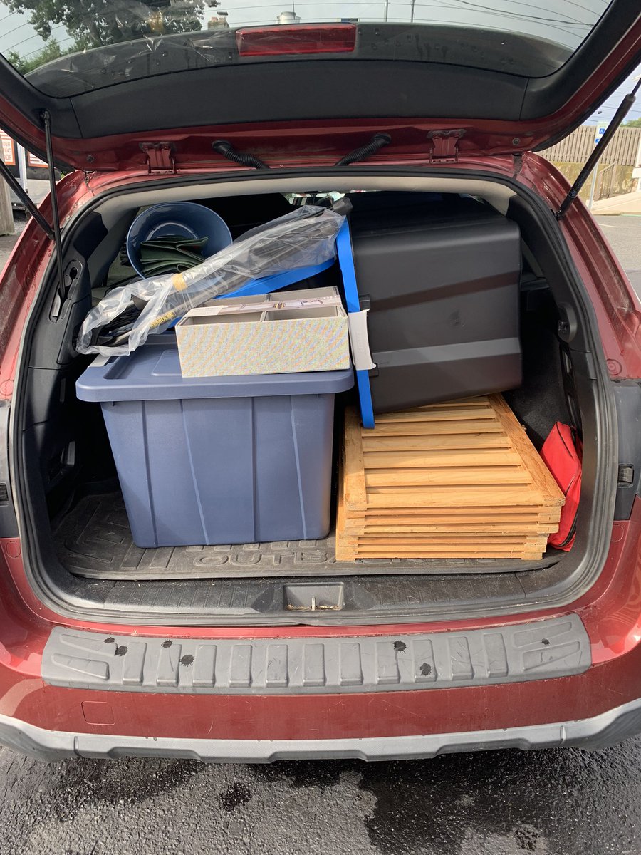 KeithArsenault's tweet image. @lowtheband car pack, college dorm move in edition. The really important stuff (guitars, amp, pedals) are in his friend’s car 😜 @wheaton #golyons