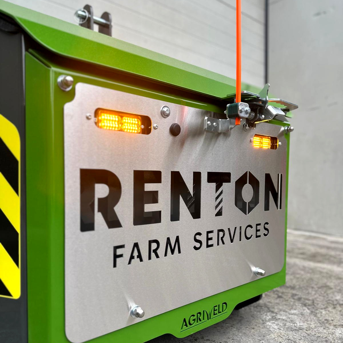 AgriweldLtd's tweet photo. Don't need lots of storage?
The Agriweld close coupled transport box is the answer.
This little cracker is for Renton Farm Services LTD who opted for the stainless steel faceplate and front LED upgrades to really show things off nicely. The lasercut logo completes it.
#agriweld https://t.co/yMSu9ok6in