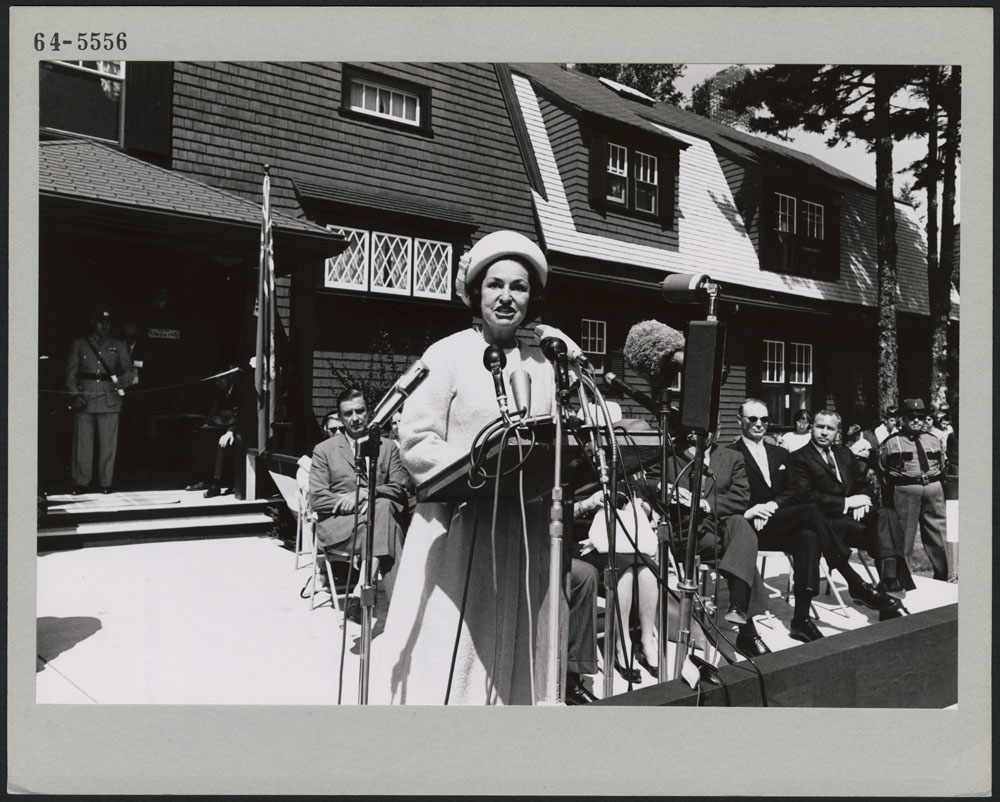 LibraryArchives's tweet photo. #OTD in 1964, @FDRCampobello became the first and only jointly owned international park, run by Canada and the U.S.

Pictured here at the opening ceremony are the guests of honour: Lady Bird Johnson and Maryon Pearson.

📸 5815605, 5847780, 5847825, 5852912

@USNatArchives https://t.co/SU4lgefEfk