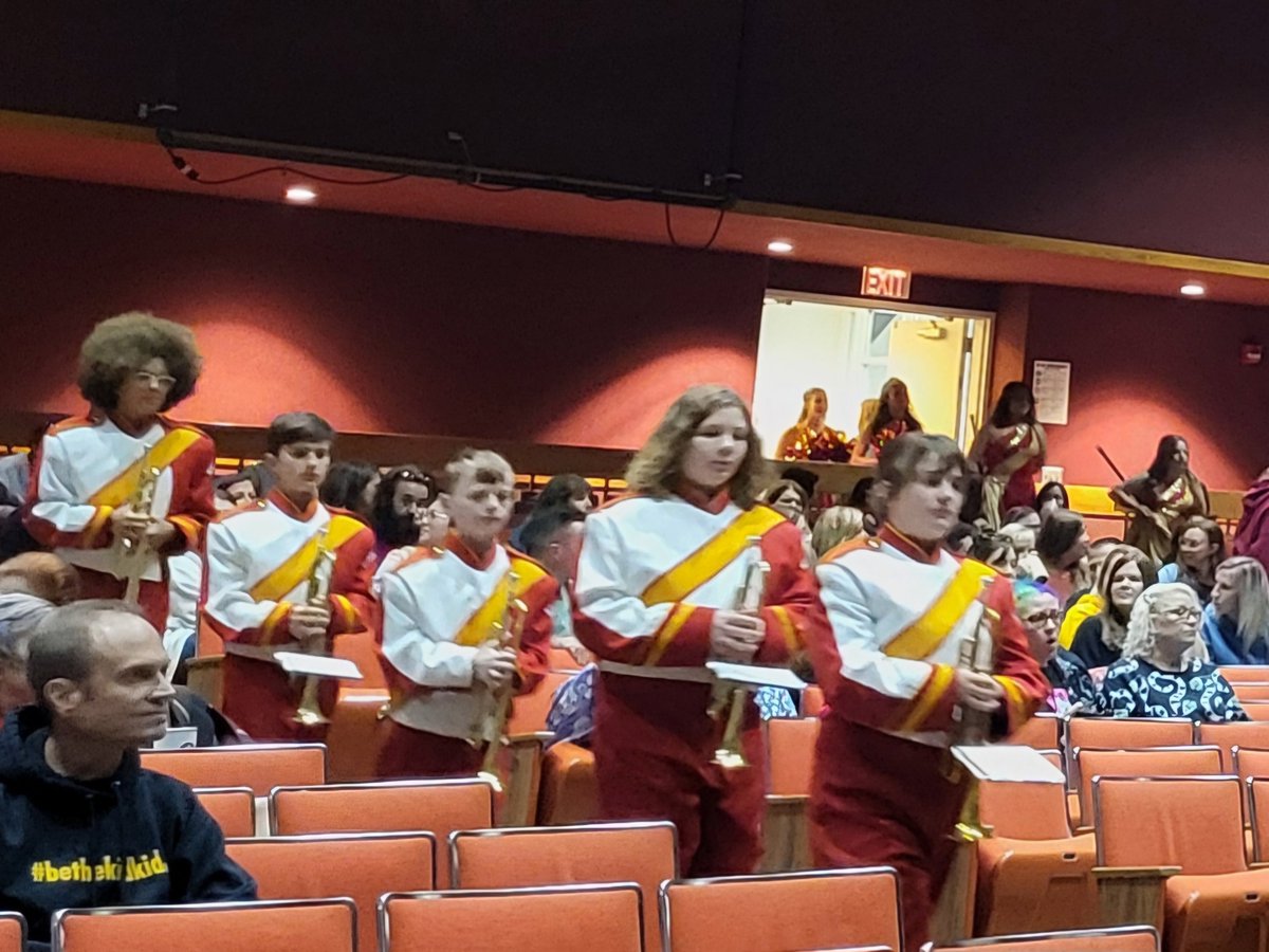 DrSmithFCAHS's tweet photo. And we're back! @NorthgateProud #StudentsFirstAndForemost https://t.co/pGtmRmoT15