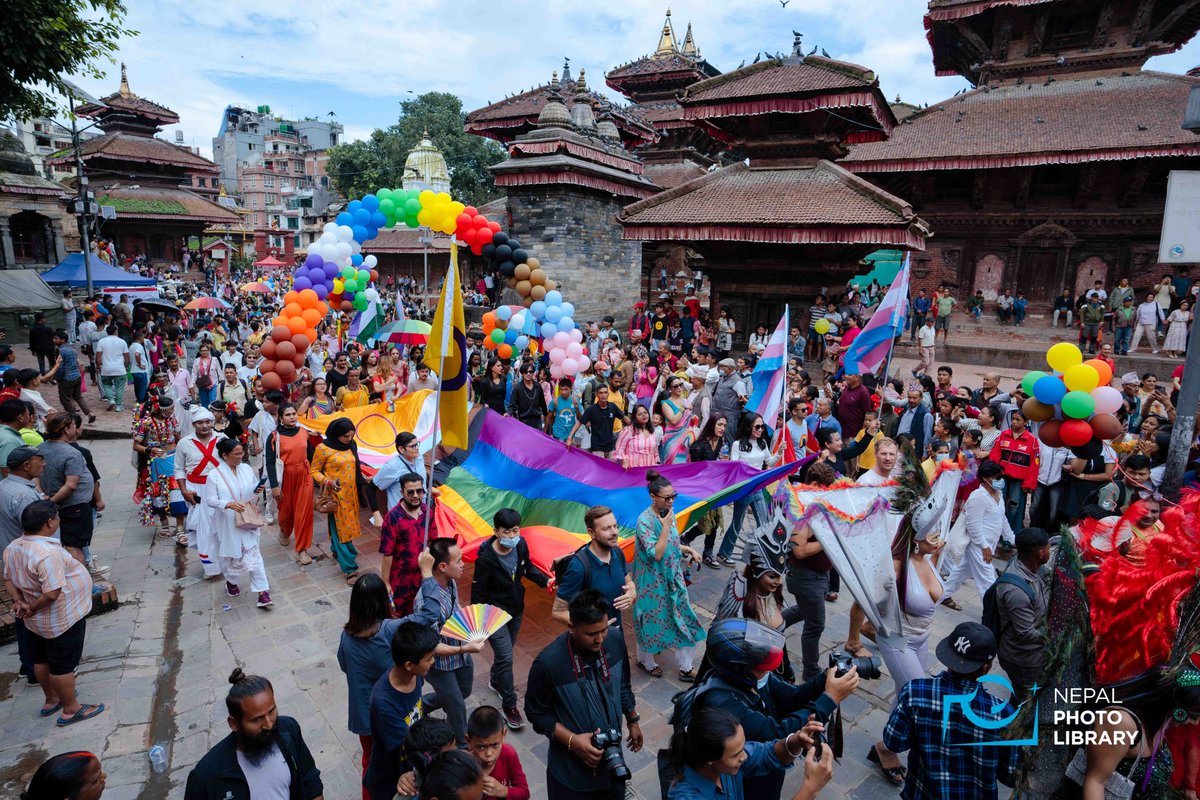 NepalPhotoLibr's tweet photo. ब्लु डायमण्ड सोसाइटीद्वारा काठमाडौँमा आयोजित गाईजात्रा 

.
तस्बिर : नेपाल फोटो लाइब्रेरी
.
#nepalphotolibrary  #nepalfirstnewsphotoagency #kathmandu #newsagencyy #photoagency #photojournalismnalism #NPL #Gaijatra #USembassynepal #BlueDiamondSociety #lgbtqia #LGBTI #prideparade https://t.co/wsnz63t1OU