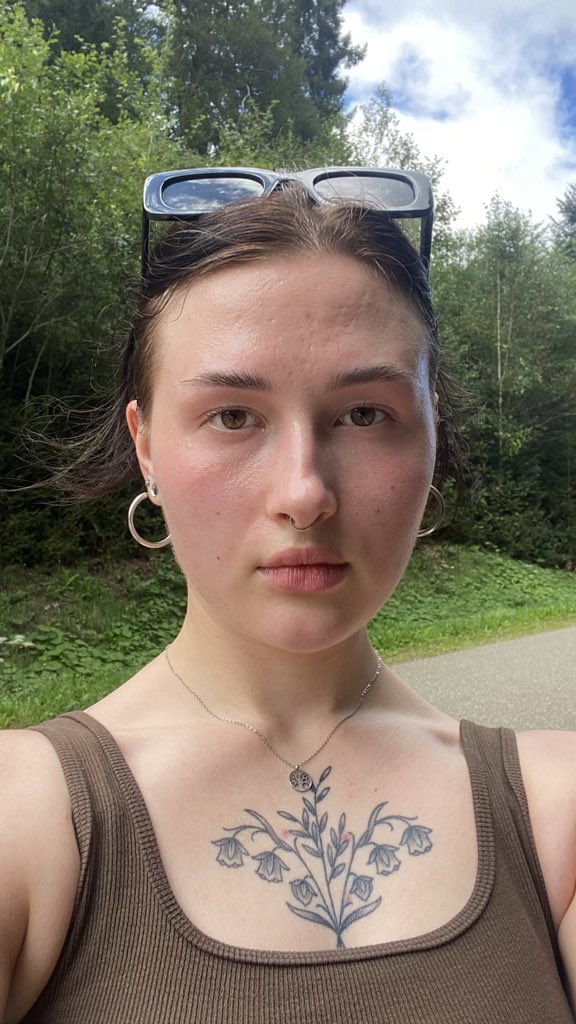 yuriundertones's tweet photo. triberg waterfall: 1
celine: 0 https://t.co/eNF1pWVwx6