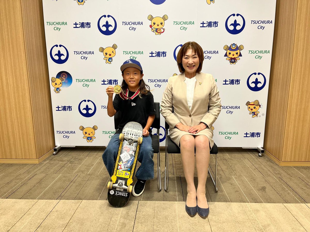 O148And's tweet photo. 【日本を代表するスケーター目指して頑張ってください!】
https://t.co/V614jeEA1g
#スケートボード
#コンテスト
#FLAKECUP
#KIDS部門
#優勝
#嬉しく思います
#土浦市長
#安藤真理子 https://t.co/2TrMqyvnPJ