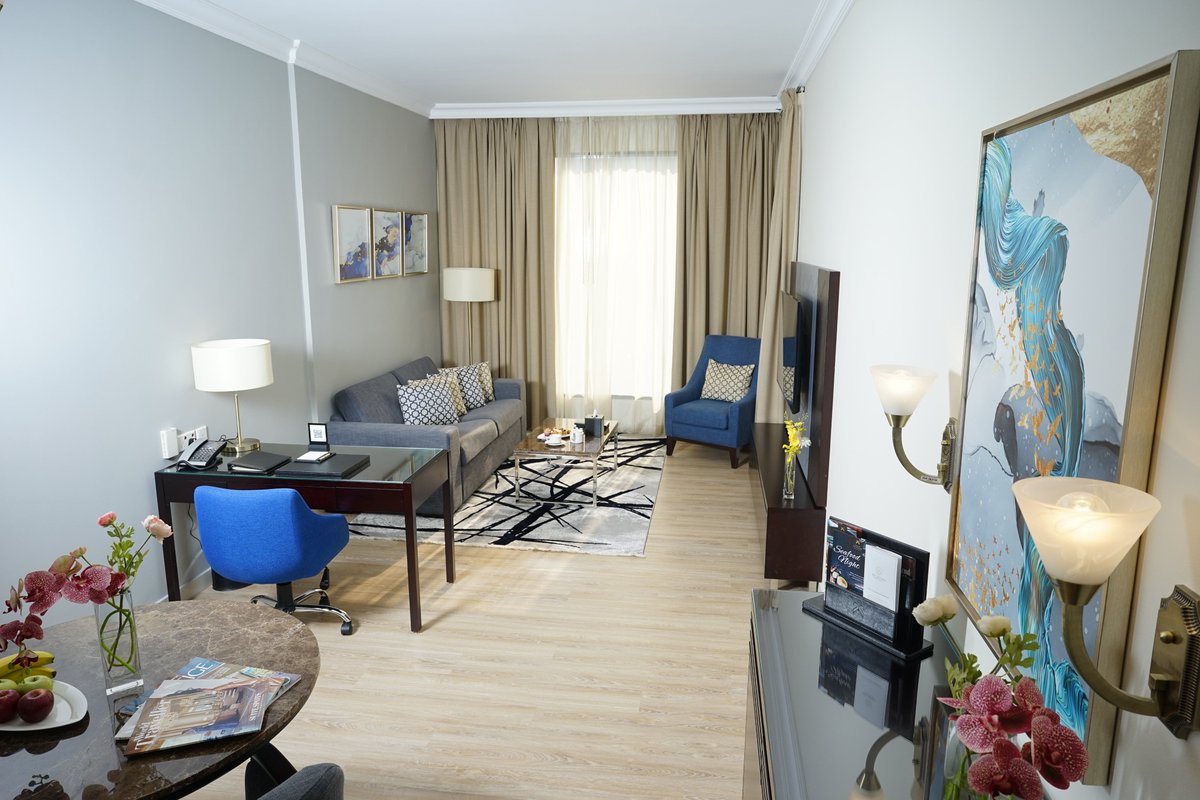 Conveniently located next to universities, the Two Seasons Hotel &amp; Apartments is a great choice for comfortable stays. Discover our elite apartments while pursuing your studies in Dubai. 🛎️🛋️       #universitystudents #hotelapartments #dubaiapartments #dubaiinternetcity
