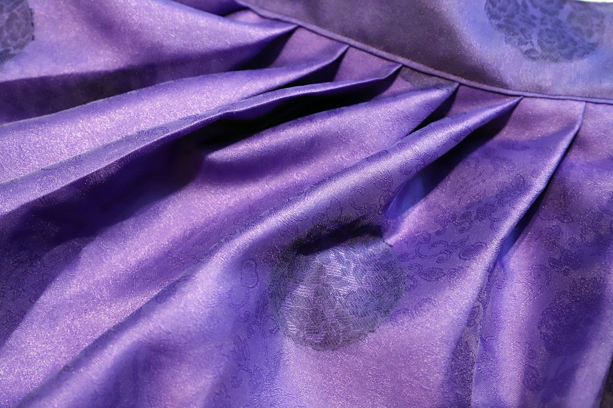 smartstore.naver.com/kkomull/produc…
스토어에 옵션선택 가능한 청보라색 허리치마를 추가했습니다😊 이번에는 안감이 비치지 않는 재질이라 조금 더 편하게 입으실 수 있어요. 마네킹이 입은 건 7폭짜리라 보통보다 1폭을 더 추가한 버전인데 기본은 6폭이라 저거보다 조금 덜 뜨니 감안해 주세요 ヽ(✿ﾟ▽ﾟ)ノ