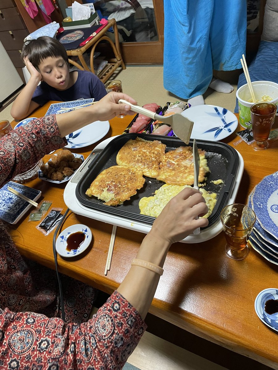 お友達が集まって、モヒート、ダルカレー、お好み焼きを作りました。
#陶芸八幡工房
#ハチラボ
#モヒート
#ダルカレー
#お好み焼き
＃スペイン
#フランス