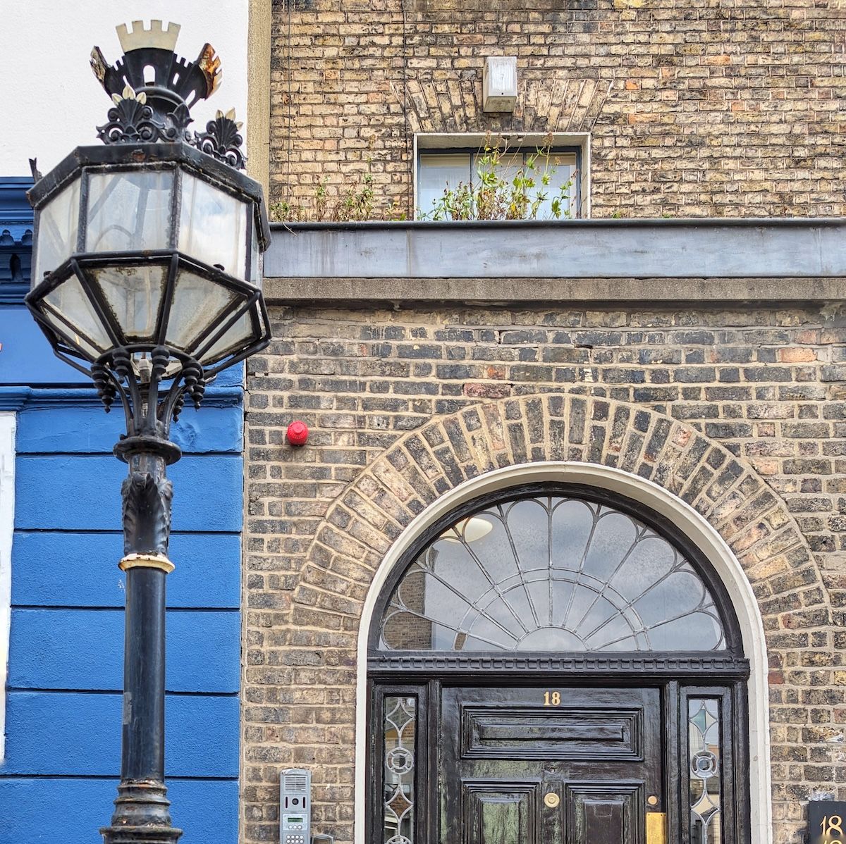 SidewalkSafari's tweet photo. This week's theme is #lampposts
Open the post to vote for your fave #door and help crown this week's champ! โฌ๏ธ
https://t.co/vln3EROi7B
Will the winner be:
#Ireland
#Portugal
#Netherlands
#Doors
#DailyDoor
#DoorOfTheWeek
#TravelPhotography
#Photography
#Poll
#Polls
#Travel https://t.co/ekJv3JT8Gw