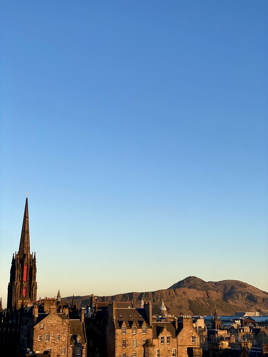 In town for festival season? Download our free app to do self-guided tours in and around Edinburgh between shows!

curiousedinburgh.org/download-the-a…

#Edinburgh #Scotland #walkingtour