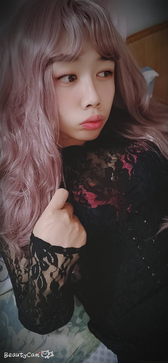 PeAr_cd's tweet photo. 第二弹.争取做个日更狂魔.
每晚只能趁老婆不在.偷偷的女装臭美一下.
#雌堕 #伪娘 #人夫 #男の娘 #丝袜控 #高跟控 #女装男子 #可爱的男孩 #绿帽情节 https://t.co/DFBwnfni75