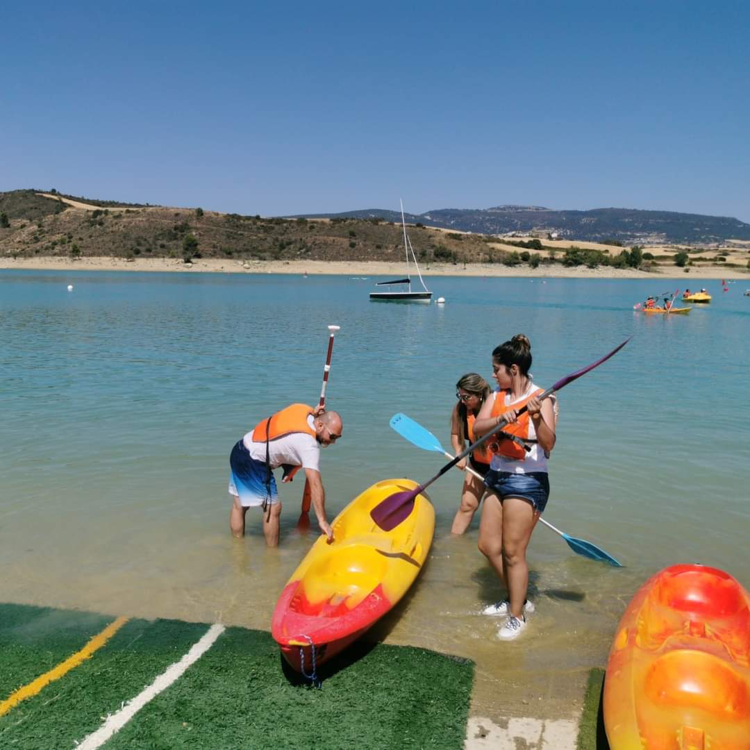 tierrasDiranzu's tweet photo. 🚣‍♀️OFERTÓN, esta semana, el jueves y viernes 22 y 23 de agosto en el #EmbalsedeAlloz, en la Bahía de Lerate, 🛶  visitas guiadas en #piragua, con flora y fauna y cata de sales ecológicas  y vinos. 🏄‍♀️🏊#turismoruralennavarra
☎️Reservas: 646185264; info@tierrasdeiranzu.com https://t.co/M8ABb0PvIk