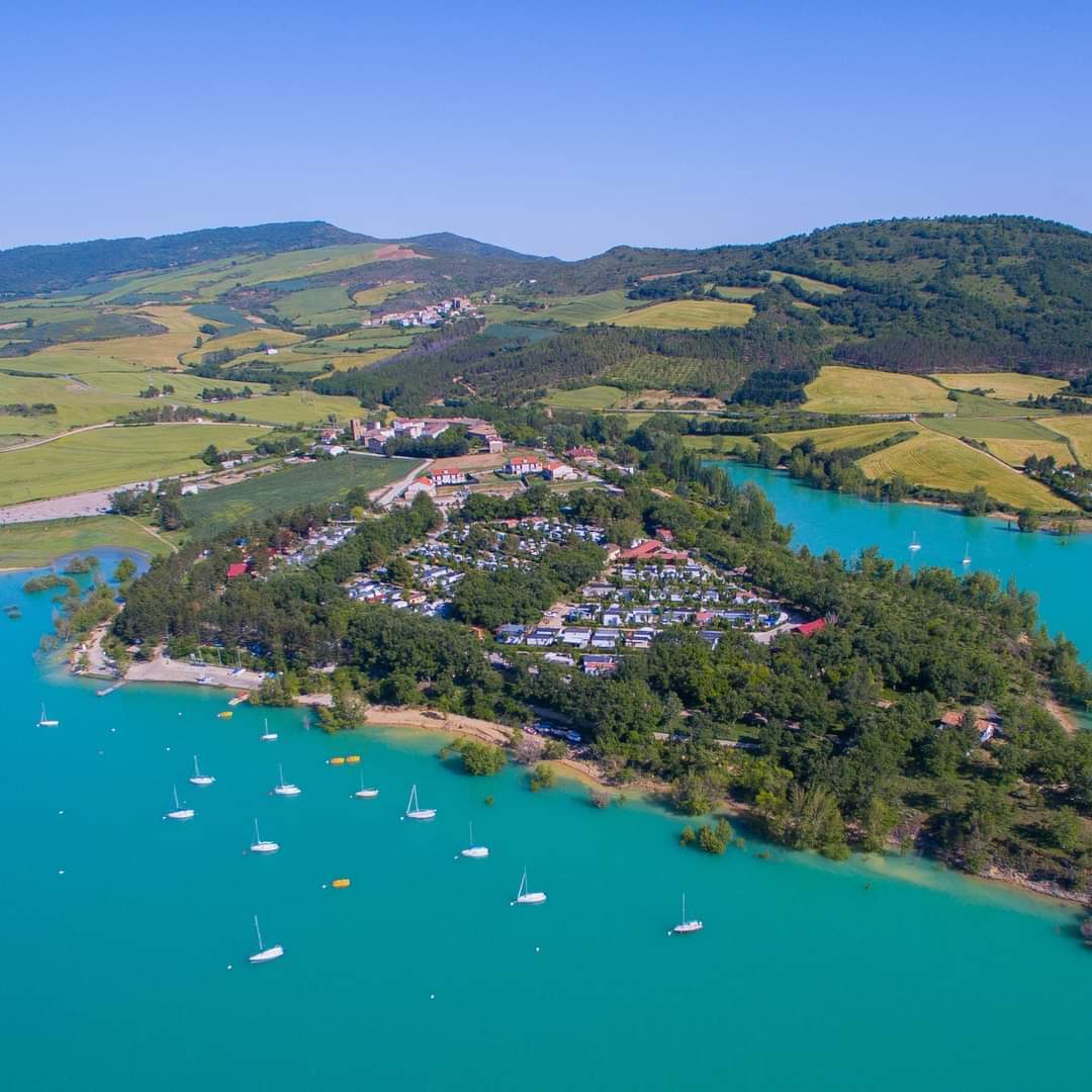 tierrasDiranzu's tweet photo. 🚣‍♀️OFERTÓN, esta semana, el jueves y viernes 22 y 23 de agosto en el #EmbalsedeAlloz, en la Bahía de Lerate, 🛶  visitas guiadas en #piragua, con flora y fauna y cata de sales ecológicas  y vinos. 🏄‍♀️🏊#turismoruralennavarra
☎️Reservas: 646185264; info@tierrasdeiranzu.com https://t.co/M8ABb0PvIk