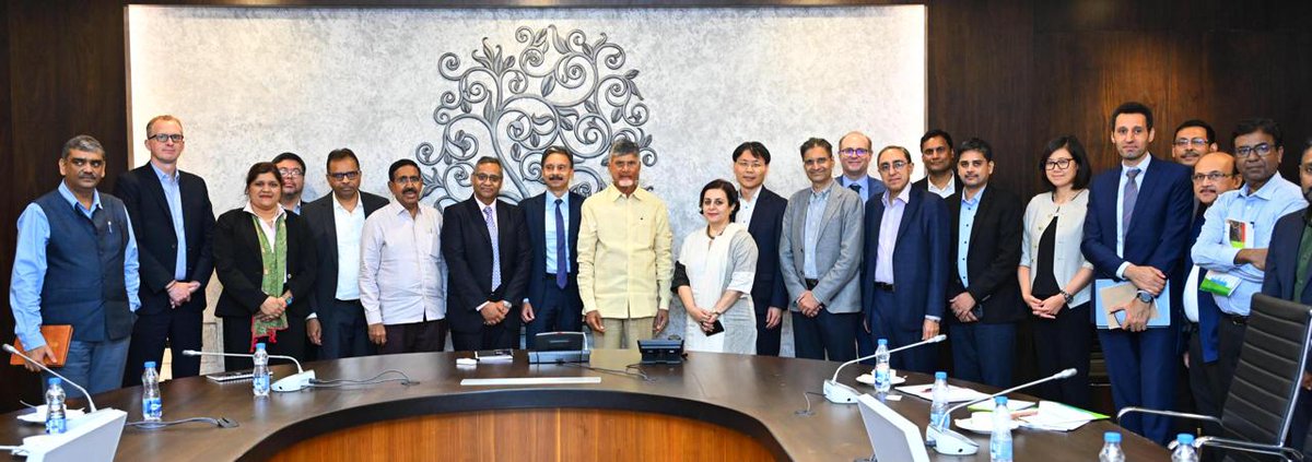 ncbn's tweet photo. Met with representatives from @WorldBank and @ADB_HQ today to discuss our vision and plans for Amaravati. I have invited both banks to partner with us in this endeavour to create a futuristic capital city for Andhra Pradesh. https://t.co/cXhODDiW9J