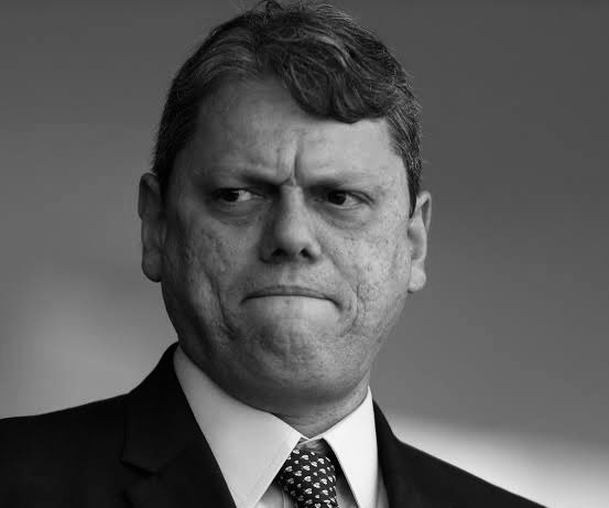 pedrorousseff's tweet photo. 🚨URGENTE: A Justiça de São Paulo ACABA de bloquear R$ 447 MIL das contas bancárias da candidata do Governador Tarcísio de Freitas em Guarulhos. 

O motivo? Ela passou um cheque sem fundo nesse valor. 

COMPARTILHEM AO MÁXIMO!!! https://t.co/70RrlN7ojg
