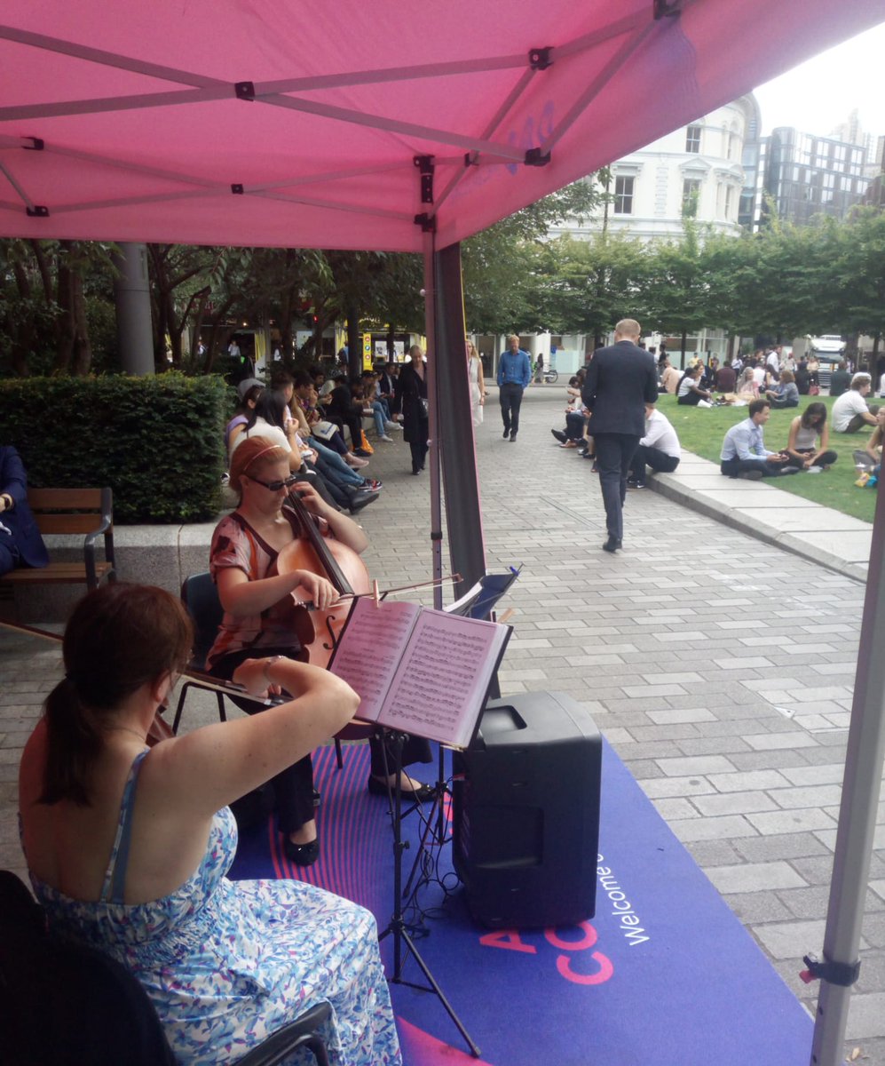 Another sunny lunchtime in #AldgateSquare, 🙏 <a href="/AldgateConnect/">Aldgate Connect BID</a> for inviting us to play again!

#LiveMusic
#MusicAtLunchtime
#StringDuo