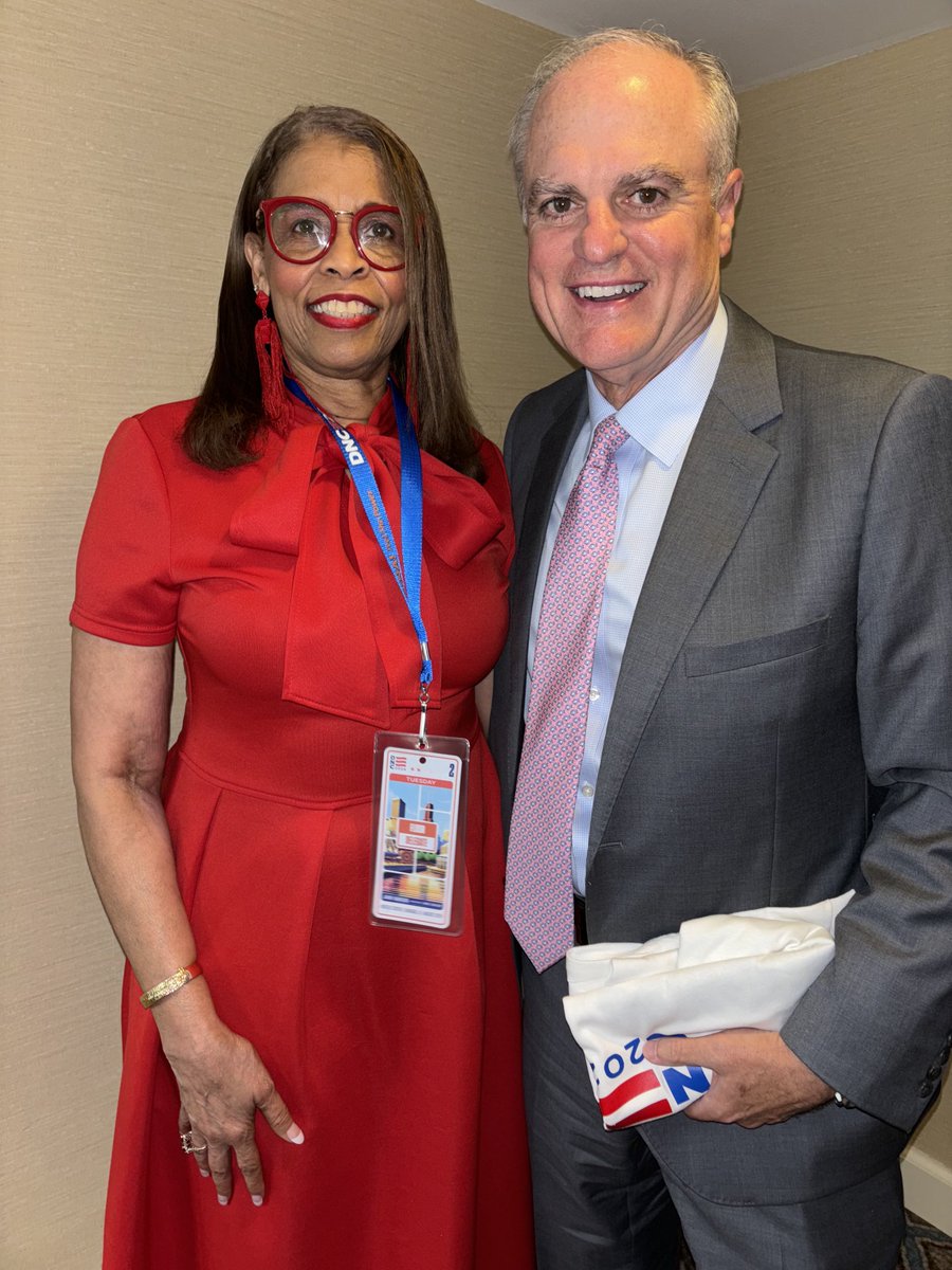 Anointed08's tweet image. We kicked off the Arkansas Delegation breakfast this morning with the fearless leaders, Congresswoman ⁦⁦@JasmineForUS⁩, Bernie Sanders, and our very own Senator Mark Pryor. ⁦@ArkDems⁩ #DayTwo #DNC2024 💙💙💙