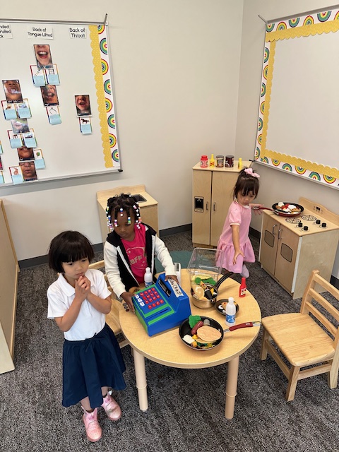 Crestview_NKC's tweet photo. @Crestview_NKC welcomed it's littlest learners with the addition of three PreK classrooms!  We are so excited they are here! @NKCSchools #nkc1stday https://t.co/zH9kYEGcuN