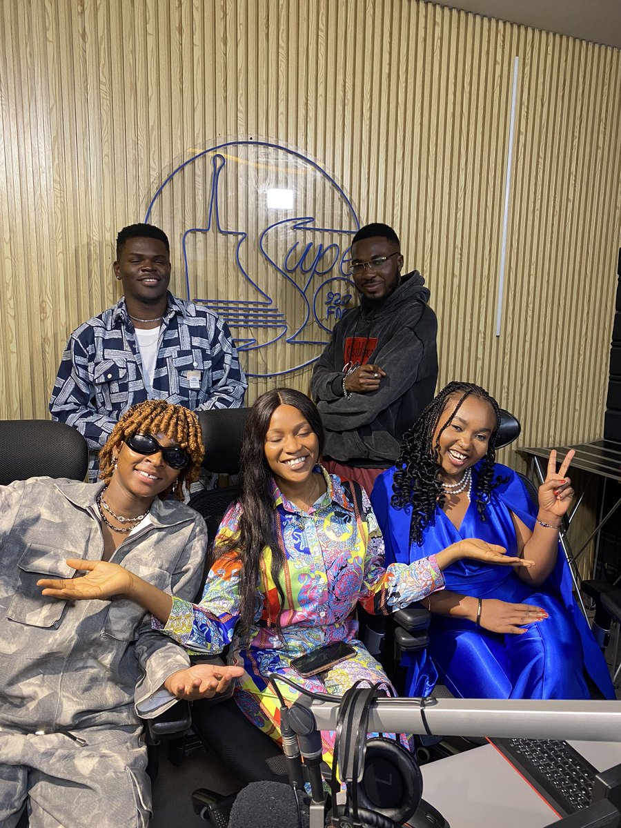 SuperFMLagos's tweet photo. As promised ��😍😍😍 
@florachiedo1 @rhuthee23 @tobyforge @mayor_forsh  trust @officialsopheel  to get out all the tea!!!! ☕️

Did you tune in? 😎 
Watch out for the full interview on our YouTube @superfmlagos 📻💙

#bigbrothernaija #teamflourish #teamstreeze #BbnaijaNoLooseGuard https://t.co/A9RnsvyWu2