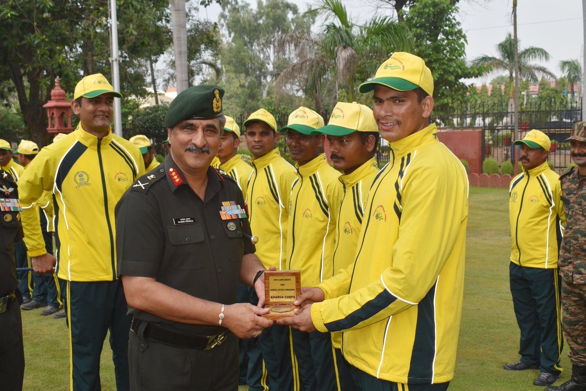westerncomd_IA's tweet photo. #75thRaisingTA
#InServiceOfNation.

#CycleExpedition from #SiachenGlacier to #IndiraPoint, reached Ambala Cantt. #GOC #KhargaCorps commended the team for their indomitable courage &amp; flagged off the team enroute to #NationalWarMemorial #NewDelhi.

@adgpi https://t.co/gjqYsUSF5F